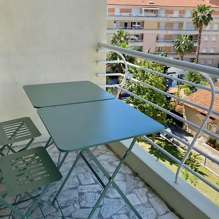 Spacious Bright Nest With Balcony In 公寓
